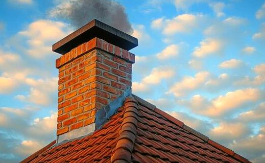 Evening plume drawing steady over the green